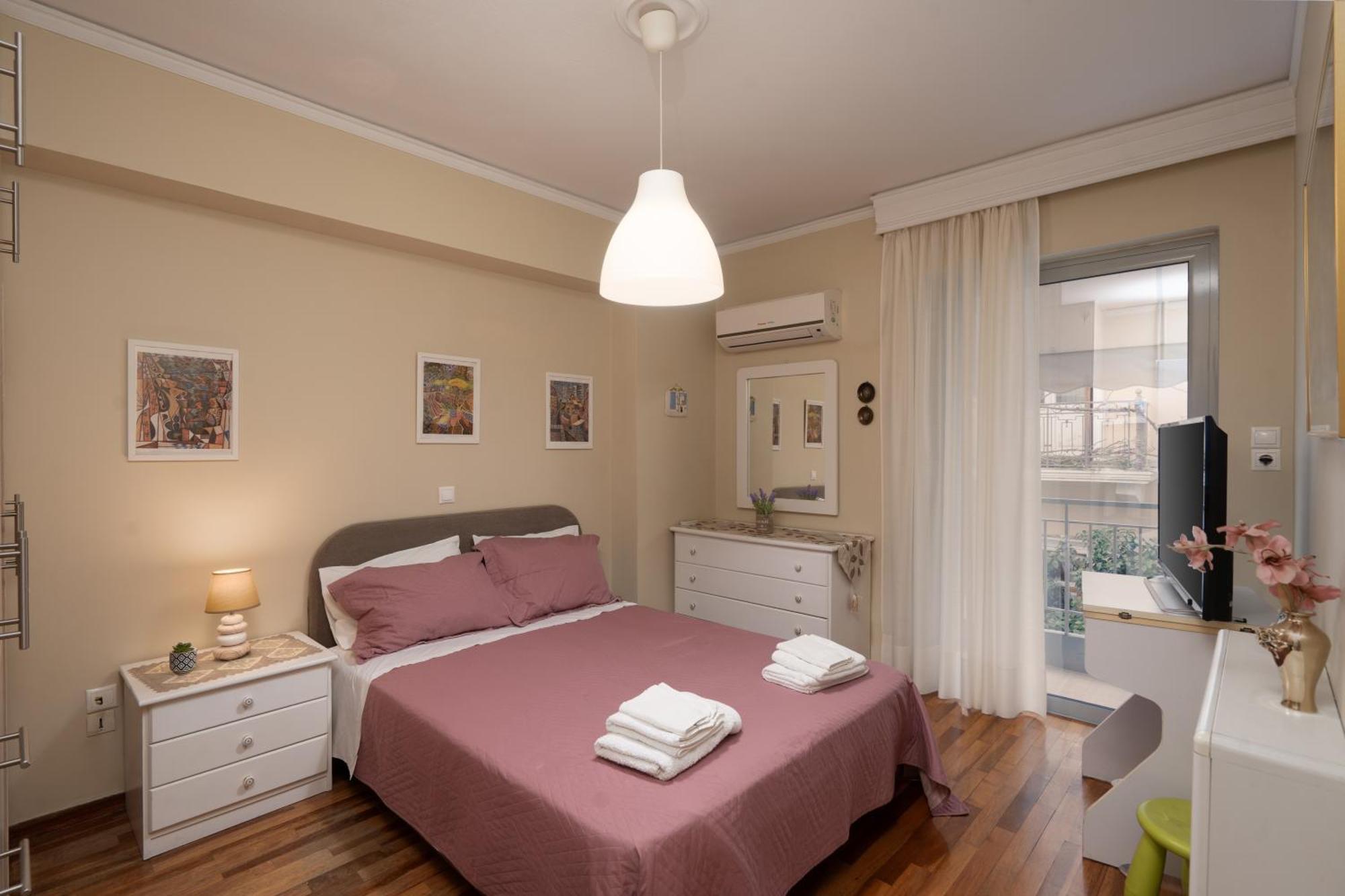 Thissio Family Apartment